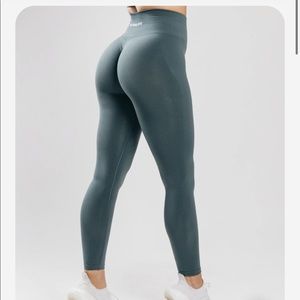 Alphalete Amplify leggings